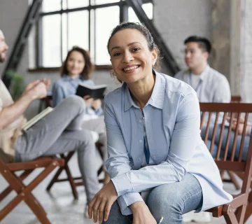©BCT-Ein-Blick-in-die-Zukunft_close-up-people-sitting-chairs-2