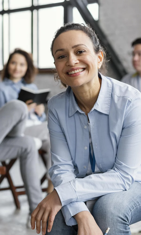 ©BCT-Ein-Blick-in-die-Zukunft_close-up-people-sitting-chairs-2