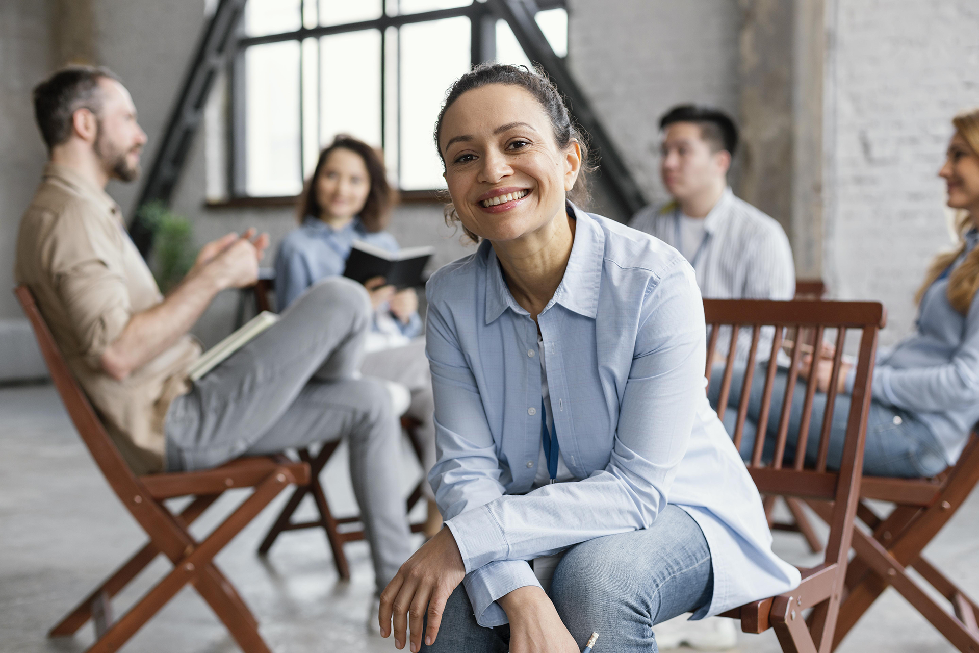 ©BCT-Mentaltrainerin-Mindsetcoach_close-up-people-sitting-chairs-2 ©BCT-Mentaltrainerin-Mindsetcoach_close-up-people-sitting-chairs-2