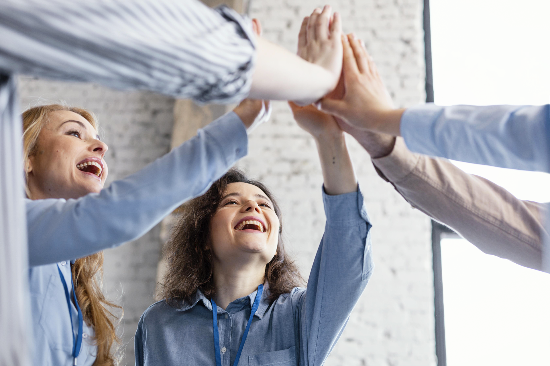 ©BCT-Selbsterfahrung-und-Supervision-close-up-people-supporting-each-other ©BCT-Selbsterfahrung-und-Supervision-close-up-people-supporting-each-other